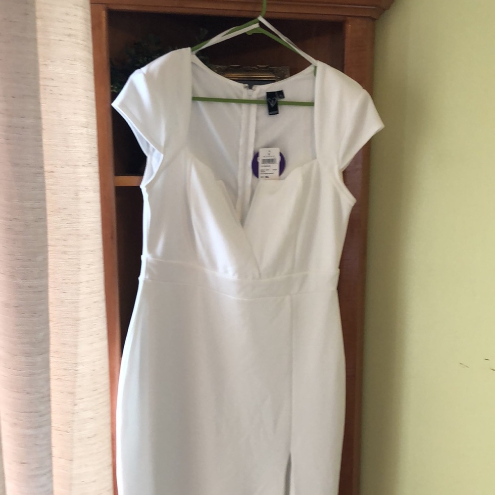 White Windsor Dress - Picture 11 of 13